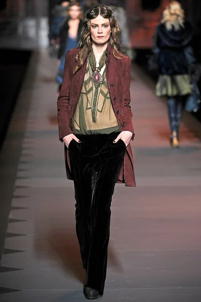 Look 8